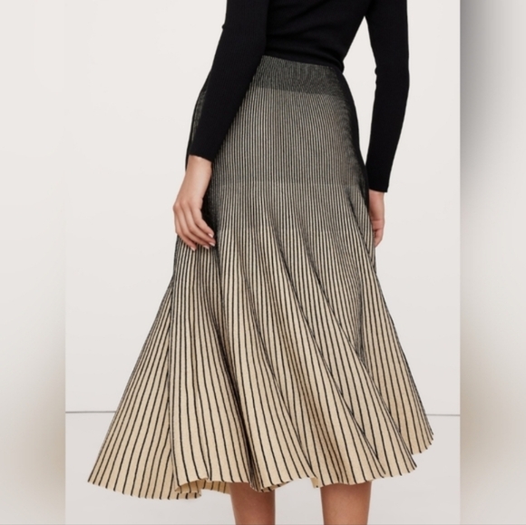 NWT Banana Republic Sculpted V-Neck Maxi Dress chocolate ganache brown - Picture 4 of 5